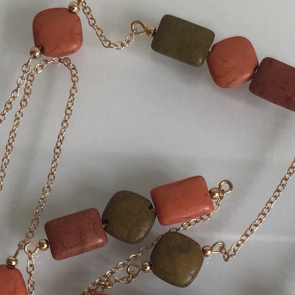 Frosted Natural Stone Rust Green Matte Finish Chiclet Bead Necklace & Earrings - Picture 2 of 8